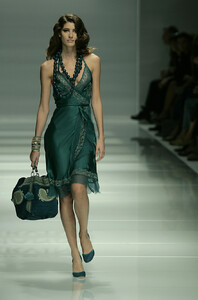 883835431_ErmannoScervino2006WomenRTW1.thumb.jpg.00ee0f555dee557890016bf70360d52a.jpg