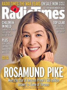 Rosamund Pike @ Radio Times November 2021 01.jpg
