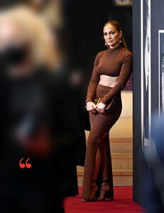 Jennifer Lopez @ Psychologies Russia February 2022 02.jpg