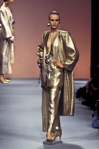 920347870_NinaRicci1993HauteCouture60.thumb.jpg.e948763cd5198ff3bea04b33153461a0.jpg