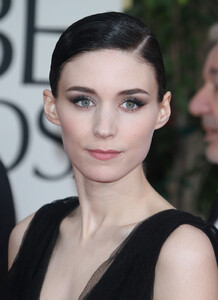 Rooney+Mara+69th+Annual+Golden+Globe+Awards+m1Ru8HgbaGZx.jpg