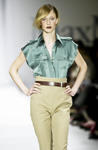 980987789_MaxMara2001WomenRTW43.thumb.jpg.187f8bc49b72f28c1f0b0940373d1c37.jpg