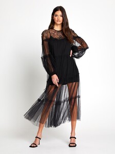 AMD35146-BLACK-AliceMcCALL_121-2772_2000x.jpeg