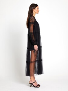 AMD35146-BLACK-AliceMcCALL_121-2794_2000x.jpeg