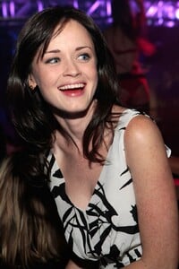 Alexis-Bledel-1114434.jpg