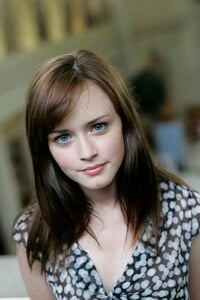 Alexis-Bledel-1122939.jpg