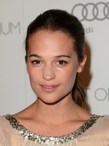 Alicia_Vikander_photo.filmcelebritiesactresses.blogspot-0201.jpg