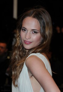 Alicia_Vikander_photo.filmcelebritiesactresses.blogspot-0327.jpg