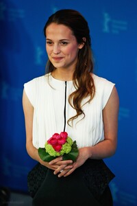 Alicia_Vikander_photo.filmcelebritiesactresses.blogspot-0374.jpg