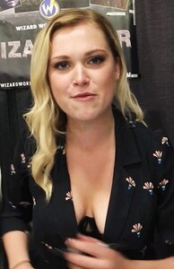 Eliza-Taylor-Sexy-TheFappeningBlog.com-2.jpg