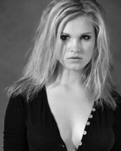 Eliza_Taylor_Cotter_016.jpg