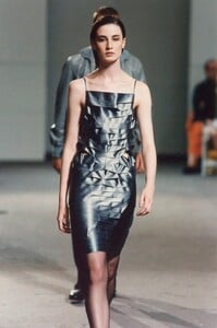 HELMUT-LANG-SPRING-1998-MENSWEAR-2.thumb.jpg.b9d0d354fe2e52623b79d5c595f11a4b.jpg