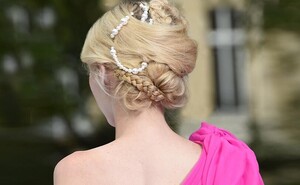 Hair-aw1819-desktop_1700x.thumb.jpg.65804fe706ef6d2237cb4bcd94275588.jpg
