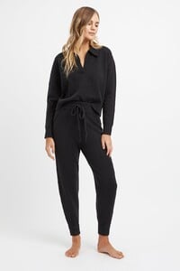 KK2473_Otley_Sweatpants_Black_01_1120x.jpg