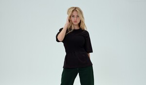 LENI-KLUM-x-ABOUT-YOU_AW21_05_024-scaled.thumb.jpg.2200a0801b29a13fc656e13f903170c3.jpg