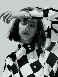 Lindsey-Devis-for-Flair-Mag.-Oct.-2016-by-Ester-Grass-Vergara-4fxd.jpg