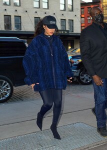 Rihanna_Night_Out_in_New_York_01-25-2022__2_.jpg