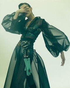 Rosamosario_VogueItalia_MarcelloArena_August2017-02.thumb.jpg.62992b75889dfac1b88c727e04c1cf24.jpg