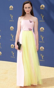 alexis-bledel-at-emmy-awards-2018-in-los-angeles-09-17-2018-1.jpg