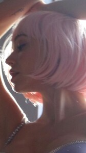 alexis_ren_-_pink_hair_photoshoot_oct_2021__8_.jpg