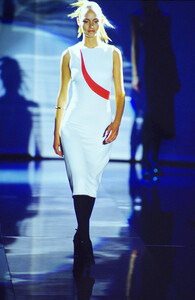 atelier-versace-fw-96-1.thumb.jpg.72c70a153aa503e6b9df312c6513297e.jpg