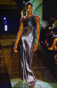 atelier-versace-fw-96-6.thumb.jpg.24e069851b5165716ed7675c0841552e.jpg