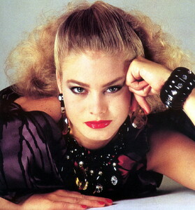 bb_Barbie_1983_09_BAROCCO_HC_FW83_VOGUE_IT_Theo_060.thumb.jpg.cb2467f34ef33f743e975aee7a874c6a.jpg