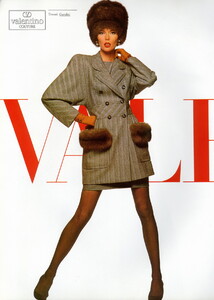 bb_BrynjaSverrisdottir_1987_09_VALENTINO_HC_FW87_VOGUE_IT_DavidBailey_030.thumb.jpg.441f0ef10ed38d35ec96cf79a35f7ac6.jpg