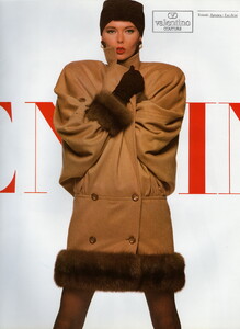 bb_BrynjaSverrisdottir_1987_09_VALENTINO_HC_FW87_VOGUE_IT_DavidBailey_050.thumb.jpg.b920aab143f61e6bd0699c7c48c99870.jpg