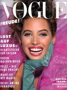 bb_ChristyTurlington_1987_12_COVER_Vogue_DE_Demarchelier_010.thumb.jpg.272abd89786d0f2b0609924c456e949a.jpg