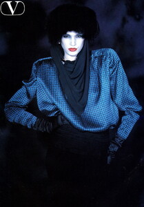 bb_CindyCrawford_1984_09_VALENTINO_HC_FW84_Vogue_IT_Demarchelier_SETARIUM_010.thumb.jpg.a13e46cab317abc9158e0edb04e141f6.jpg