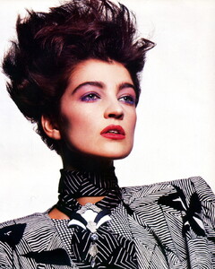 bb_ClaireAtkinson_1984_02_UNGARO_SS84_HB_FR_020.thumb.jpg.372fa56c8ac2cdeb86d92e3ab87743b3.jpg