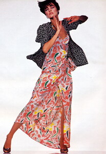 bb_ClaireAtkinson_1984_02_UNGARO_SS84_HB_FR_050.thumb.jpg.33ed5ad630ecabe19ee95faeba1b4faf.jpg