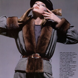 bb_DeborahHarris_1986_09_VALENTINO_HC_FW86_VOGUE_IT_SPECIALE_Skrebneski_020.thumb.jpg.aa4c29e847458e8834f6116fbe7c93dd.jpg