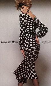 bb_DianneDewitt_1984_03_DIVINA_FEMMINA_VALENTINO_HC_HB_IT_JamesMoore_091_SISAN.thumb.jpg.351cd5faba69b41ca2699da6f4c85648.jpg