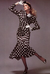 bb_DianneDewitt_1984_03_VALENTINO_HC_HB_IT_JamesMoore_080_SISAN.thumb.jpg.0f86825def998a61267d1c9334979fd1.jpg