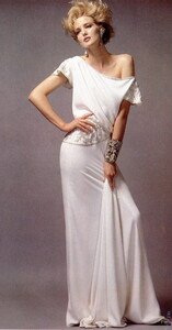 bb_DianneDewitt_1984_03_VALENTINO_HC_HB_IT_JamesMoore_120_SISAN.thumb.jpg.69222607651661ace624fae022b777f3.jpg