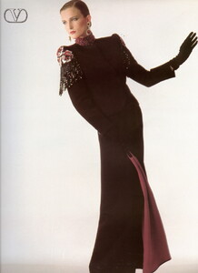 bb_FelicitasBoch_1983_09_VALENTINO_HC_FW83_VOGUE_IT_BarryMcKinley_150.thumb.jpg.697f6d19dcbea87ef346524fd25ffb4b.jpg