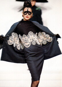 bb_HelenaBarquilla_1992_10_BALMAIN_HC_FW92_010.thumb.jpg.eebb89cf6d83a1359e5bfe48448b9f69.jpg