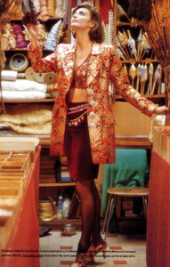 bb_ID4_1992_10_YSL_HC_FW92_010.thumb.jpg.1ff2268fb0fd83bf08fc982f81181fa3.jpg