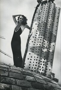 bb_ID_1978_08_LE_SOIR_EN_PLEIN_MIDI_FW78_VO_FR_HelmutNewton_025.thumb.jpg.164b715bc6554e90711dcb9d26162105.jpg