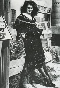 bb_ID_1978_08_LE_SOIR_EN_PLEIN_MIDI_FW78_VO_FR_HelmutNewton_032.thumb.jpg.8cba82fea1859fd4412a5536295e6bcd.jpg