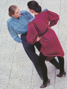 bb_ID_1978_08_THIERRY_MUGLER_FW78_VO_FR_HelmutNewton_020.thumb.jpg.cf099915fdbccceff1f08f229695431c.jpg