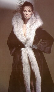 bb_ID_1978_09_GROSVENOR_FURS_HC_FW78_VOGUE_FR_SEAL_FOX_140.thumb.jpg.4786344131ec503139dfa04b2778719e.jpg
