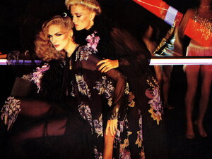 bb_ID_1978_09_LANCETTI_ALTA_MODA_FW78_VOGUE_IT_GianpaoloBarbieri_051.thumb.jpg.7d6ac720c2b81450c40184fb11ca92bd.jpg