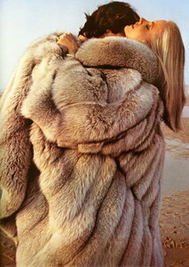 bb_ID_1978_09_SPRUNG_FURS_HC_FW78_VOGUE_FR_SILVER_FOX_010.thumb.jpg.47982963e096db7d5eaf40c41c4acc8f.jpg