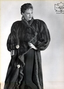 bb_ID_1980_09_FURS_HC_FW80_VOGUE_IT_020.thumb.jpg.4e6be28ffe598334d7b570a30aaa1201.jpg