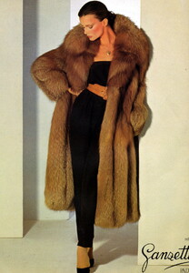 bb_ID_1980_09_FURS_HC_FW80_VOGUE_IT_030.thumb.jpg.9f241418c30f39ec48d009fc258c317c.jpg