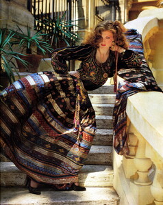 bb_ID_1980_09_LANCETTI_HC_FW80_VOGUE_IT_NormanParkinson_020.thumb.jpg.7fbe6a8ab4d25e23185f26d5291d3fa7.jpg