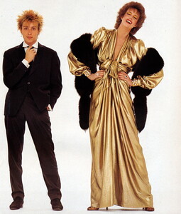 bb_ID_1980_09_YSL_HC_FW80_VOGUE_IT_PeterLindbergh_020_Gold_Lame.thumb.jpg.0bcc5aa7273da0fa8ed453eb3fcad5c0.jpg